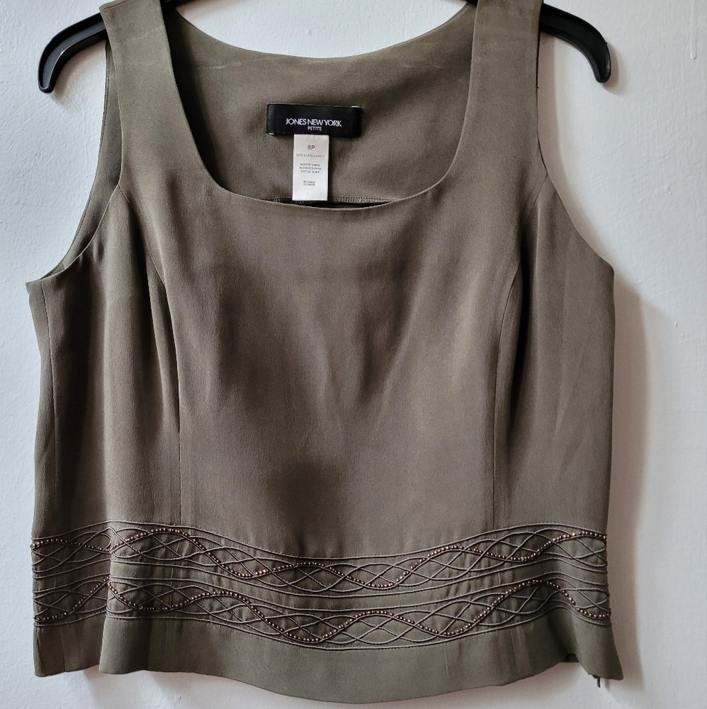 Size 8P - Jones New York 100% silk green top